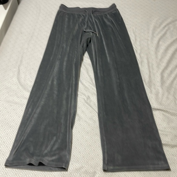 Two piece - Picture 1 of 4